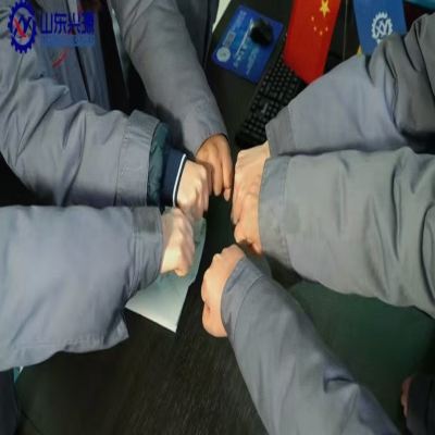 致敬劳动者，匠心铸精品 - 山东兴源机械“五一”奋战一线，用汗水诠释“起重力量”